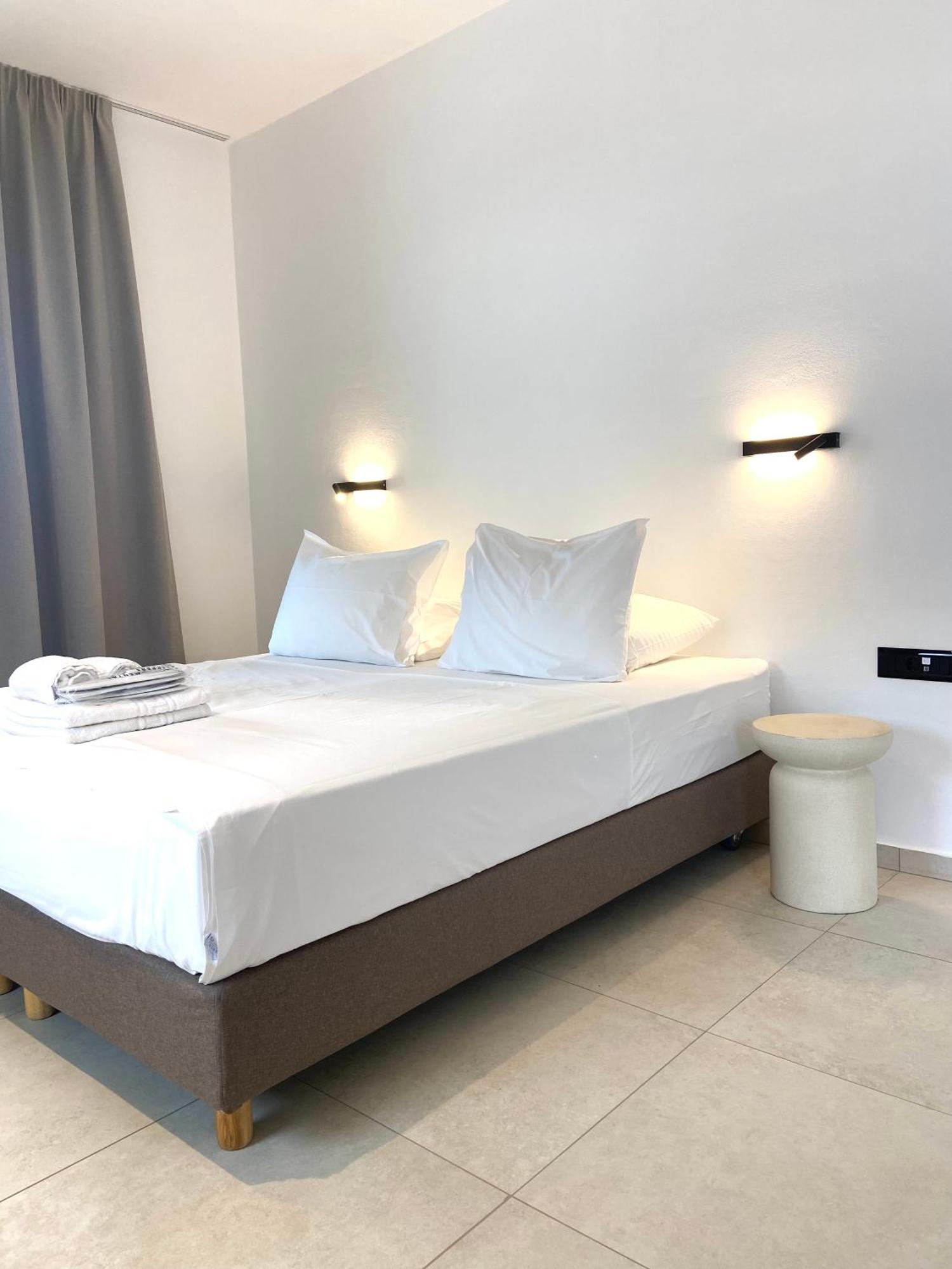 Spanos Apartments Áyios Pétros Exterior photo