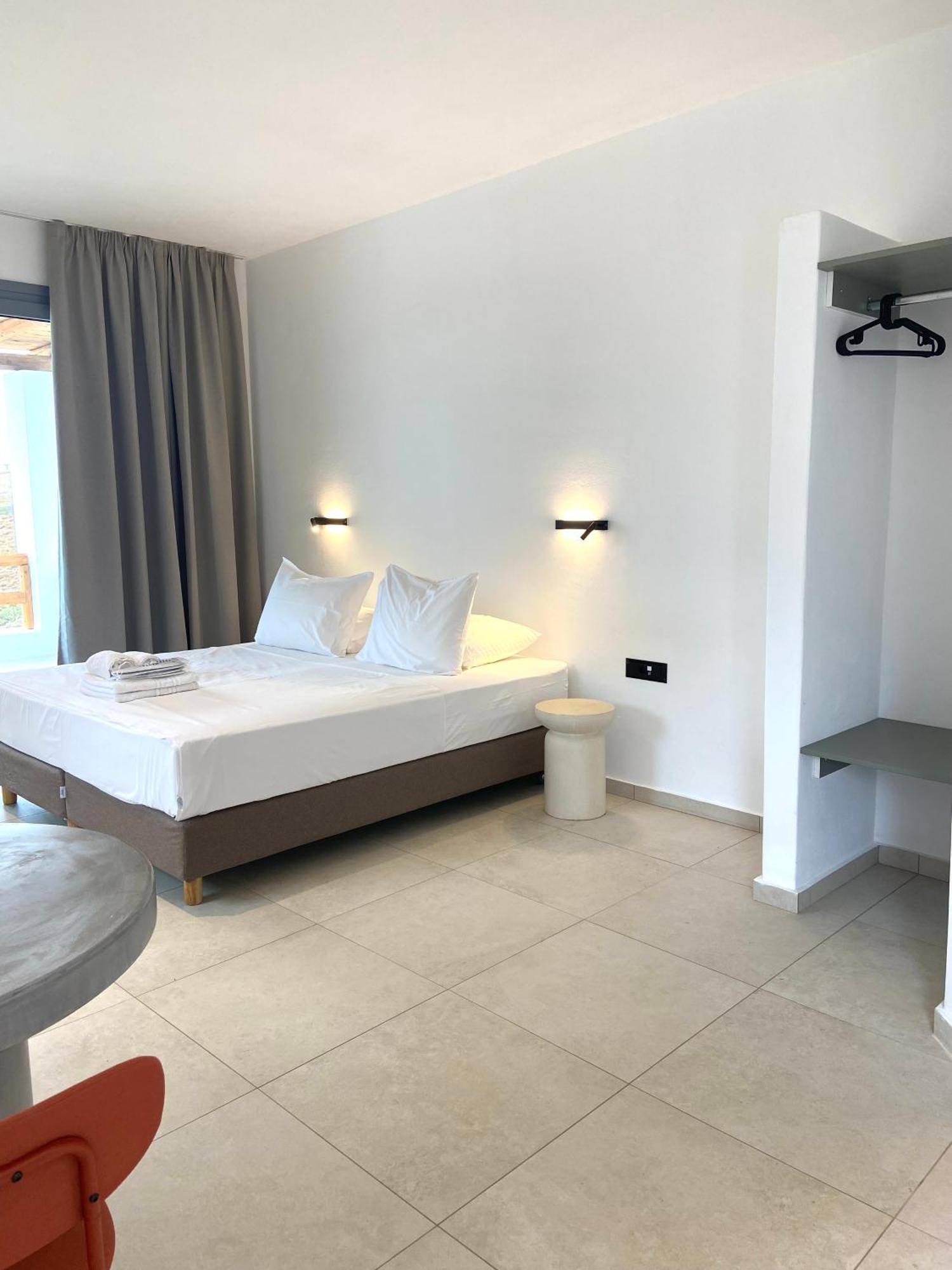 Spanos Apartments Áyios Pétros Exterior photo
