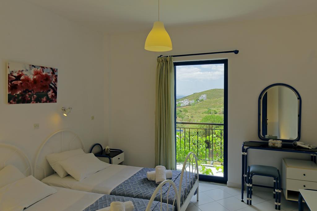 Spanos Apartments Áyios Pétros Exterior photo